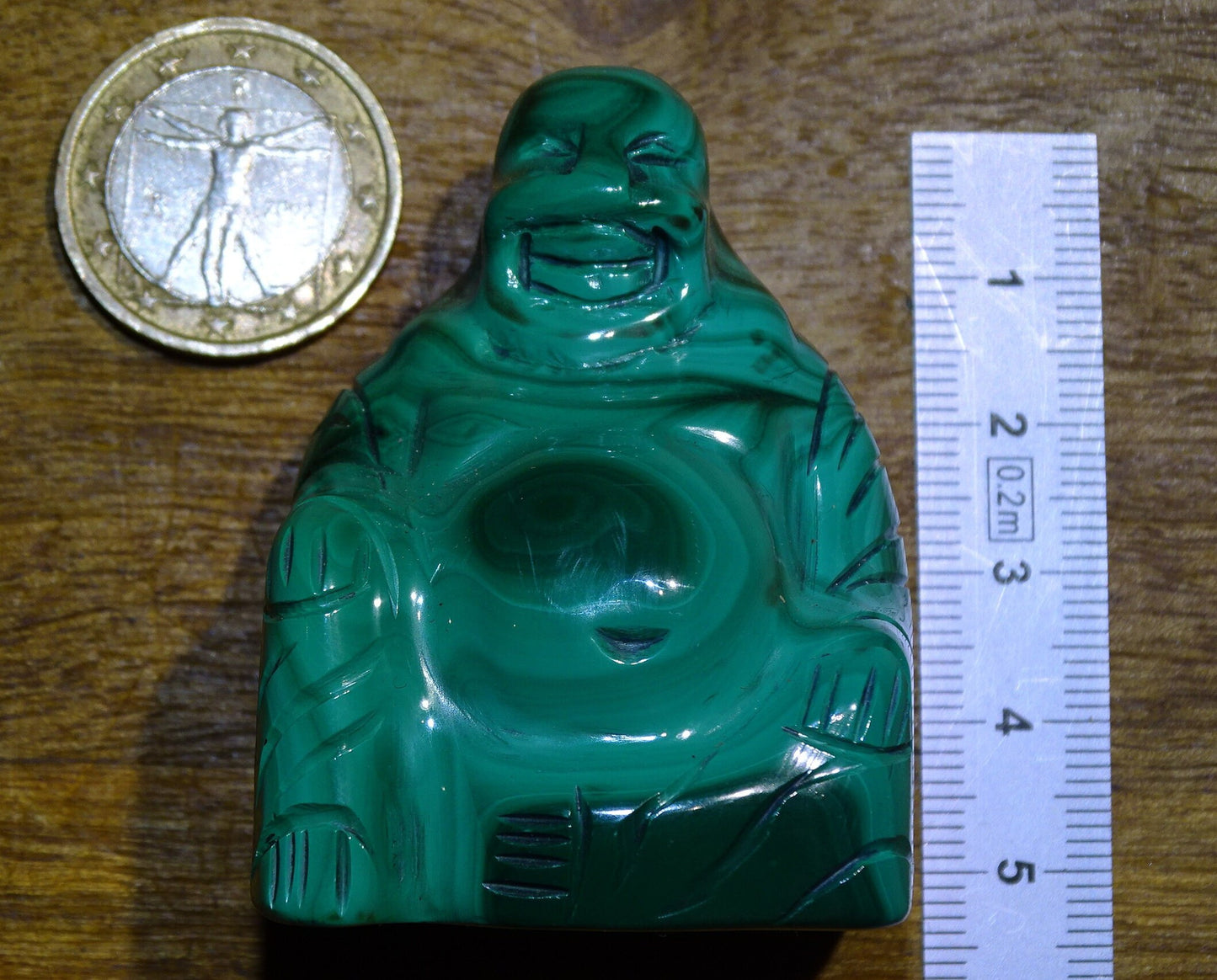 Bouddha 'rieur' en pierre de Malachite, 55 millimètres de hauteur x 45 x 30 - Superbe pièce d'une pierre qui devient rare !