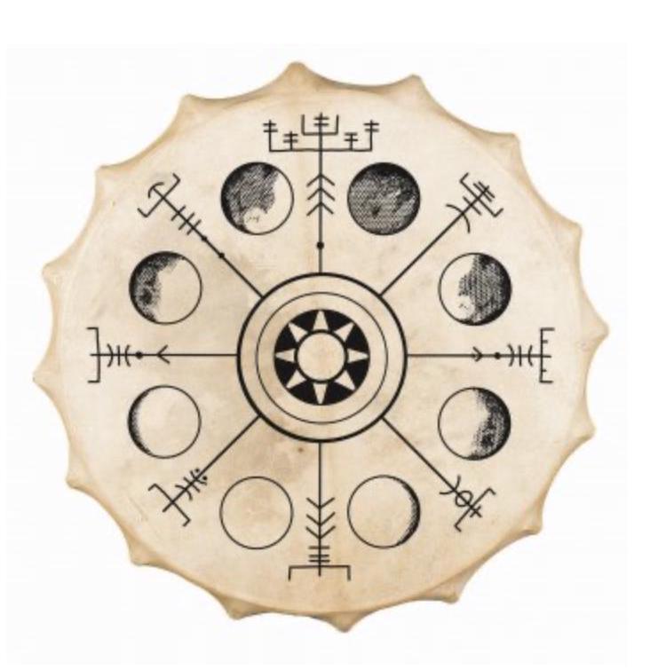 Sélection de tambours Chamanique avec motifs, modèles au choix de Ø 50. Très bonne qualité, parfait pour découvrir ou se perfectionner. Vendu avec maillet !