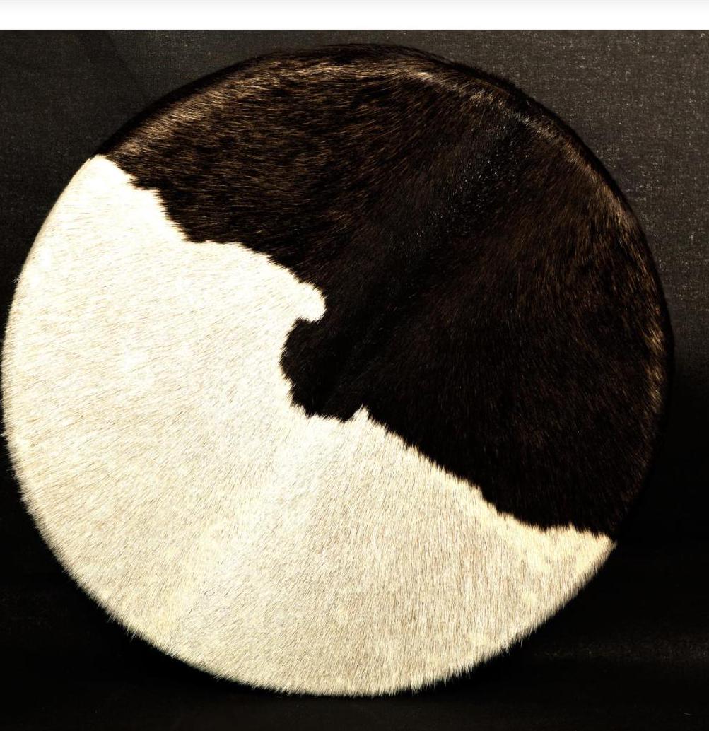 Sélection de tambours Chamanique avec motifs, modèles au choix de Ø 50. Très bonne qualité, parfait pour découvrir ou se perfectionner. Vendu avec maillet !