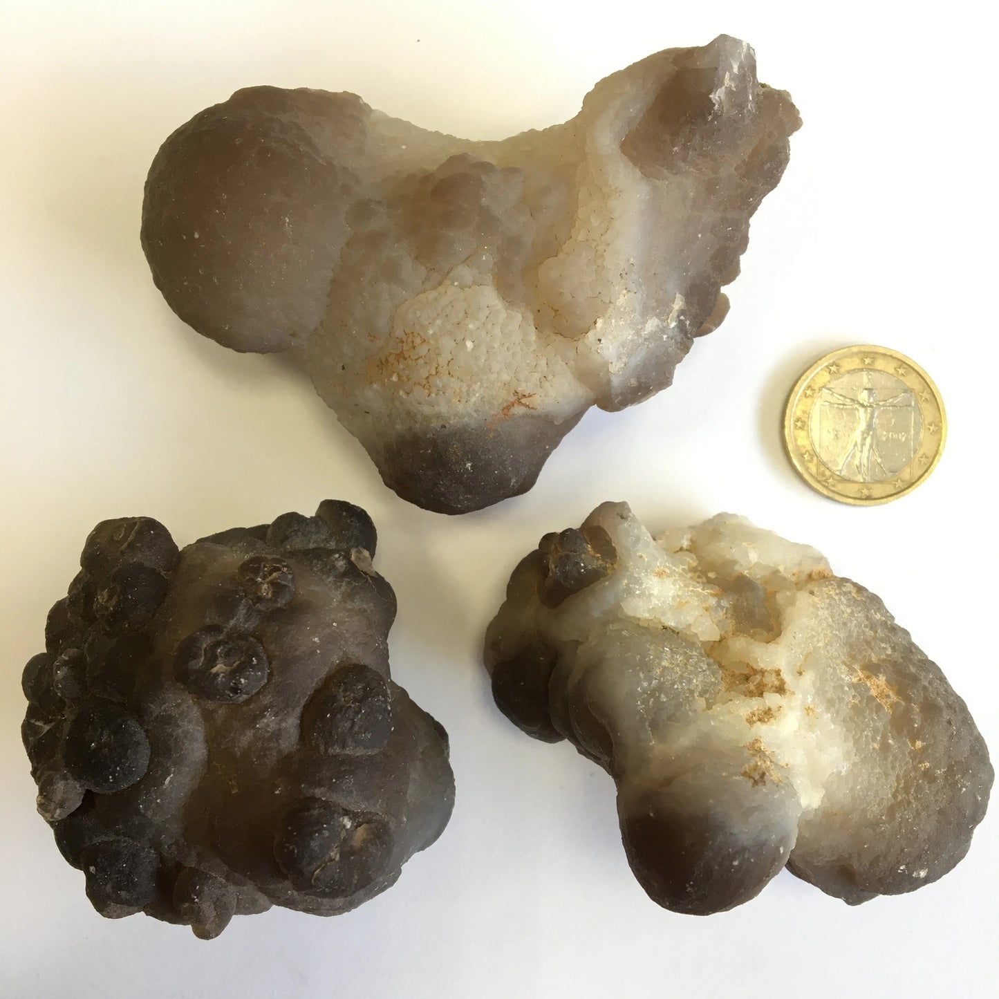Agate Calcédoine 'Chihuahua', superbes pièces de 70 x 70 x 50 mm en moyenne - 50 grammes environ. Des formes uniques et rare !