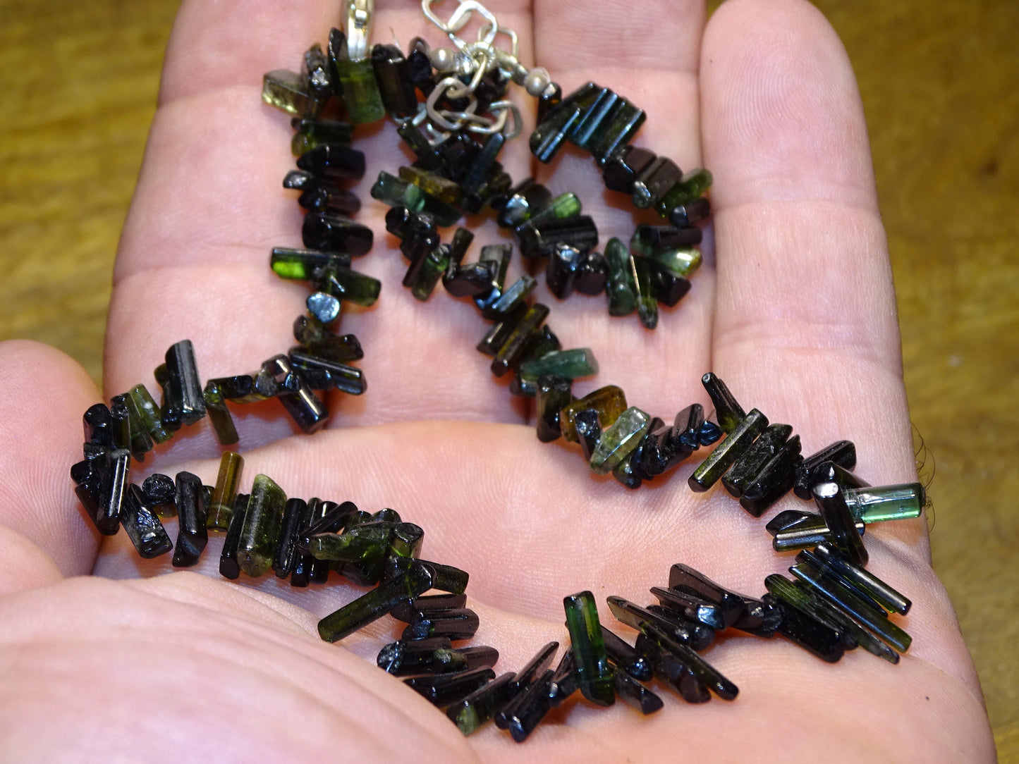 Bijoux d'exception, superbe collier en perle naturelle de tourmaline verte - verdelite - 40 cm - fait sur Argent ! Véritable œuvre d'art, chaque perle est un joyau !