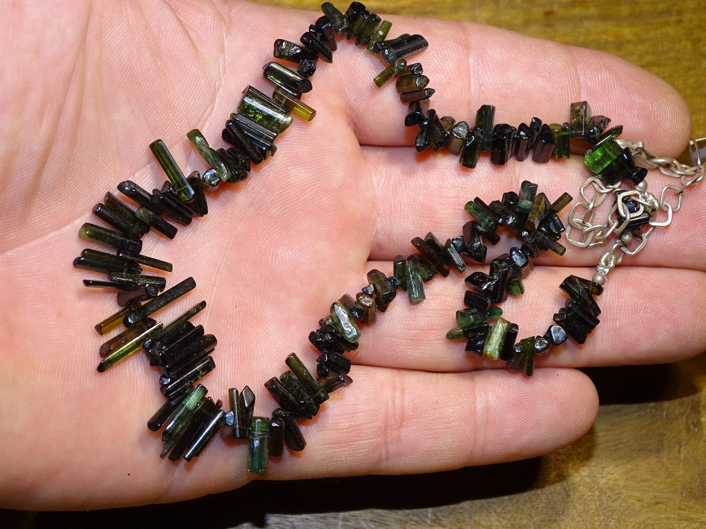 Bijoux d'exception, superbe collier en perle naturelle de tourmaline verte - verdelite - 40 cm - fait sur Argent ! Véritable œuvre d'art, chaque perle est un joyau !