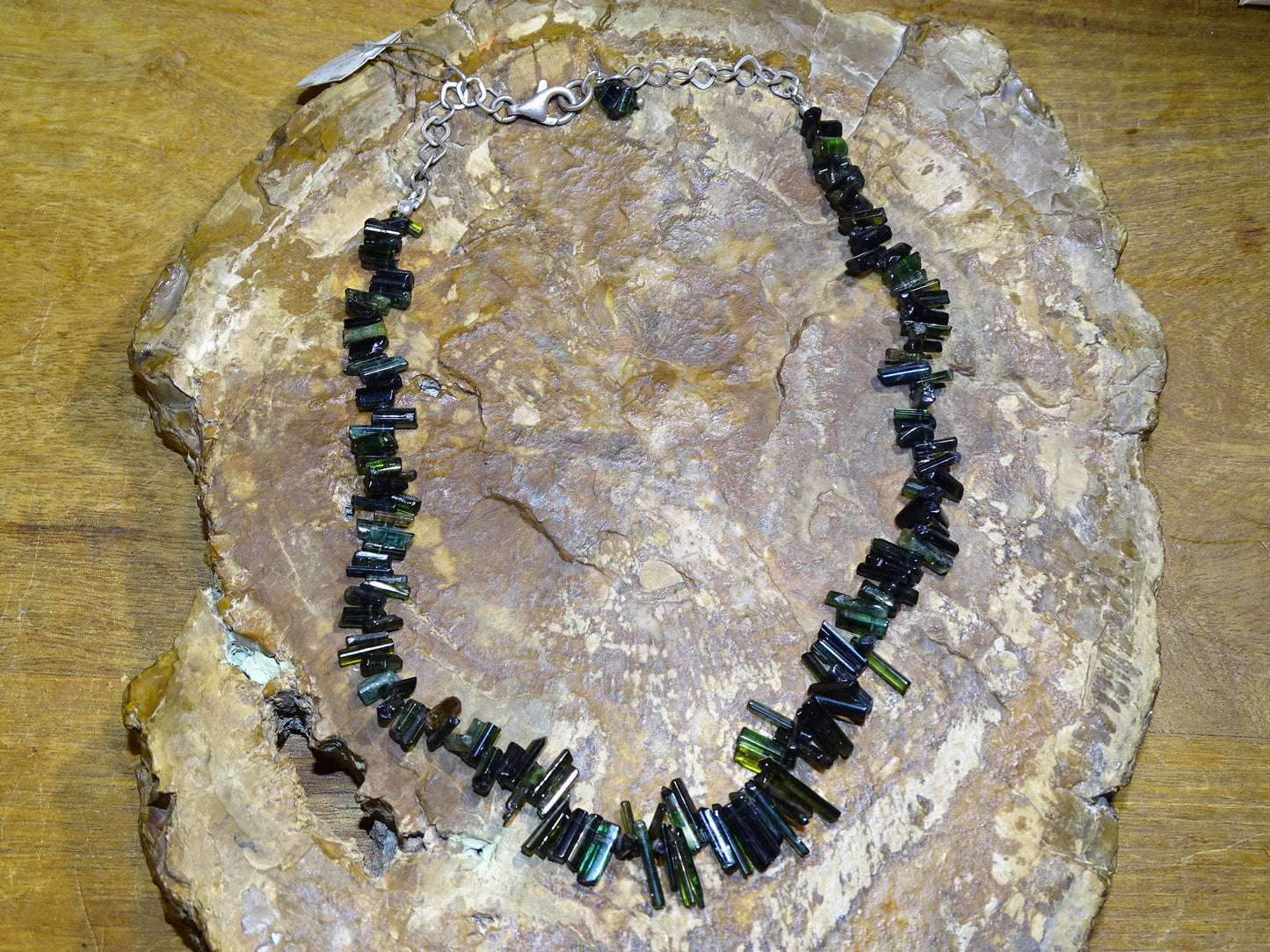 Bijoux d'exception, superbe collier en perle naturelle de tourmaline verte - verdelite - 40 cm - fait sur Argent ! Véritable œuvre d'art, chaque perle est un joyau !