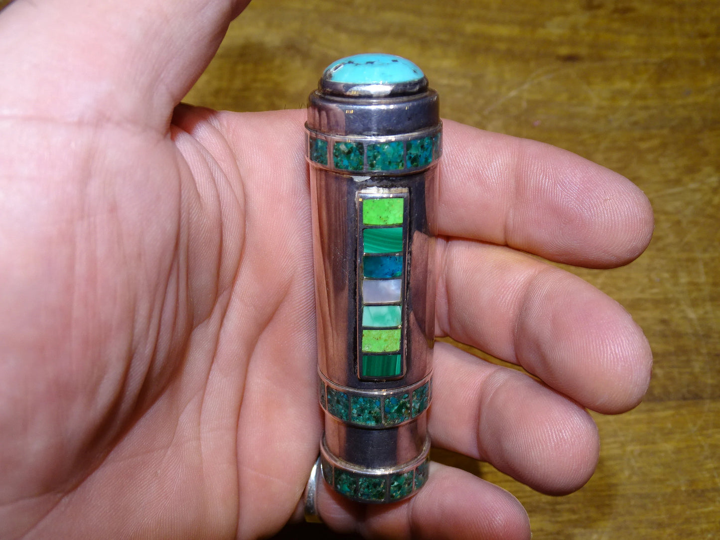 Etui/ Tube/ Stick en c habillé de pierres de types turquoise, réalisé par un bijoutier Français !