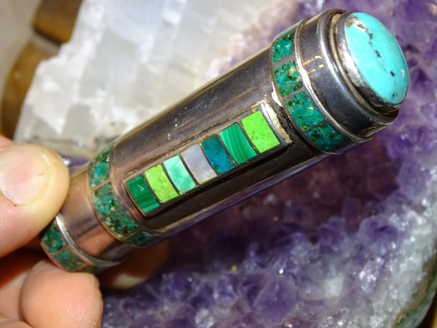 Etui/ Tube/ Stick en c habillé de pierres de types turquoise, réalisé par un bijoutier Français !