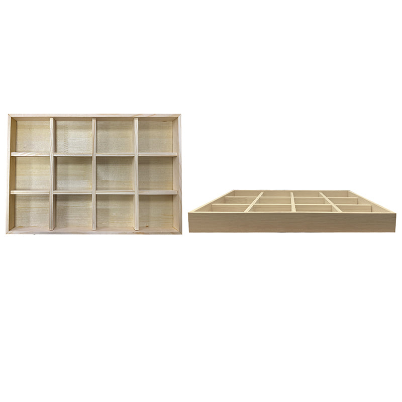 Plateau en bois (Pin) à 12 compartiments, idéal pour organiser et présenter vos objets, que ce soit pour des bijoux, des accessoires ou des articles de décoration