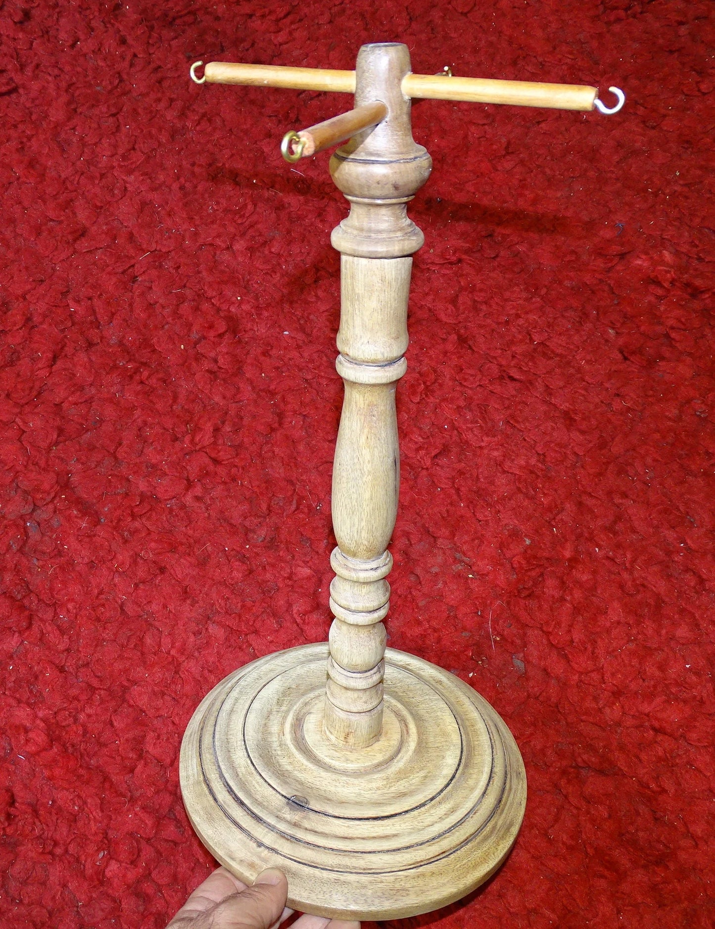 Création Zen Crurisoity, supports en bois pour carillon de style Koshi, Zaphir ou autres, de 45 centimètres de hauteur, base de 20 x 20cm.. Convient également pour cymbale Tibétaine (Tingsha). Option finition 'mat' ou 'brillant', parfait !