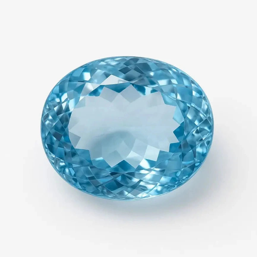Topaze bleue naturelle d’exception, 17.92 carats. Taille de 16.77 x 13.76 x 9.49 mm. Parfait en collection, bijouterie, exposition...