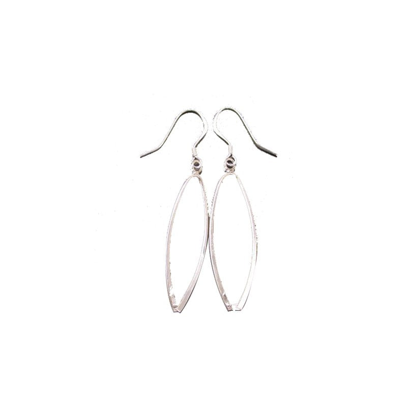 0.925 Silver findings, settings for earrings and studs from 17 to 35 millimeters... Very good quality, perfect for your creations or for repairs! Sold in pairs!