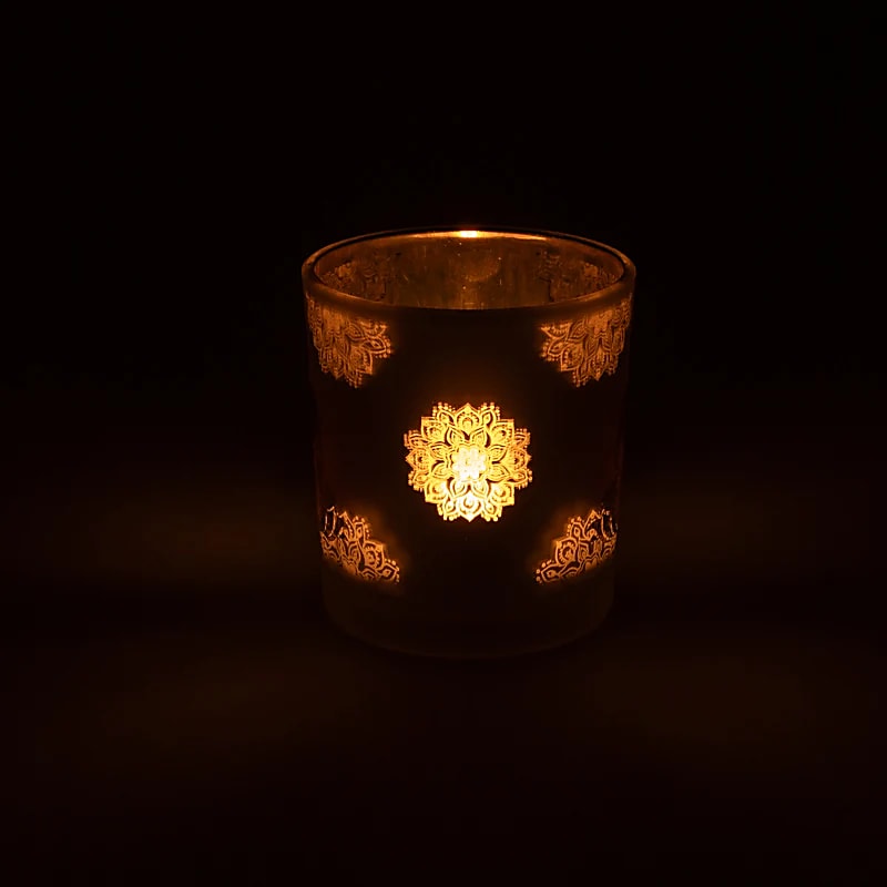 Photophore/ bougeoir, finition 'givré' avec le motif de Bouddha, 7,3x8 cm - 170 gr. - Convient aux bougies chauffe-plat !