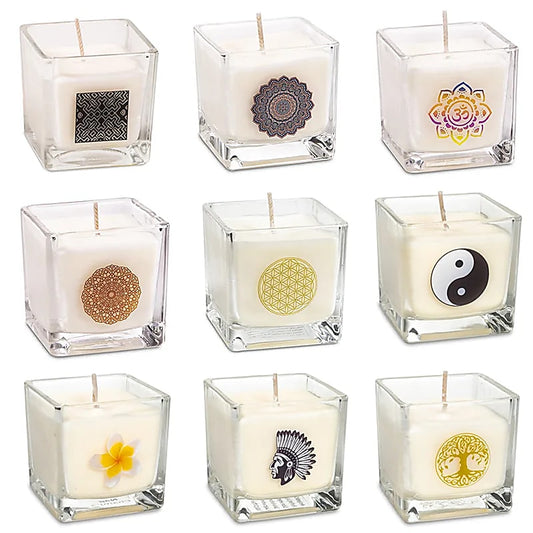 Bougie parfumée, cire de colza écologique 100% végétale (verre recyclé) avec de jolis motifs. 6x6 cm - 88 grammes - 25 heures de combustion. Fabriqué à la main en Belgique, avec des huiles parfumées sans paraben.