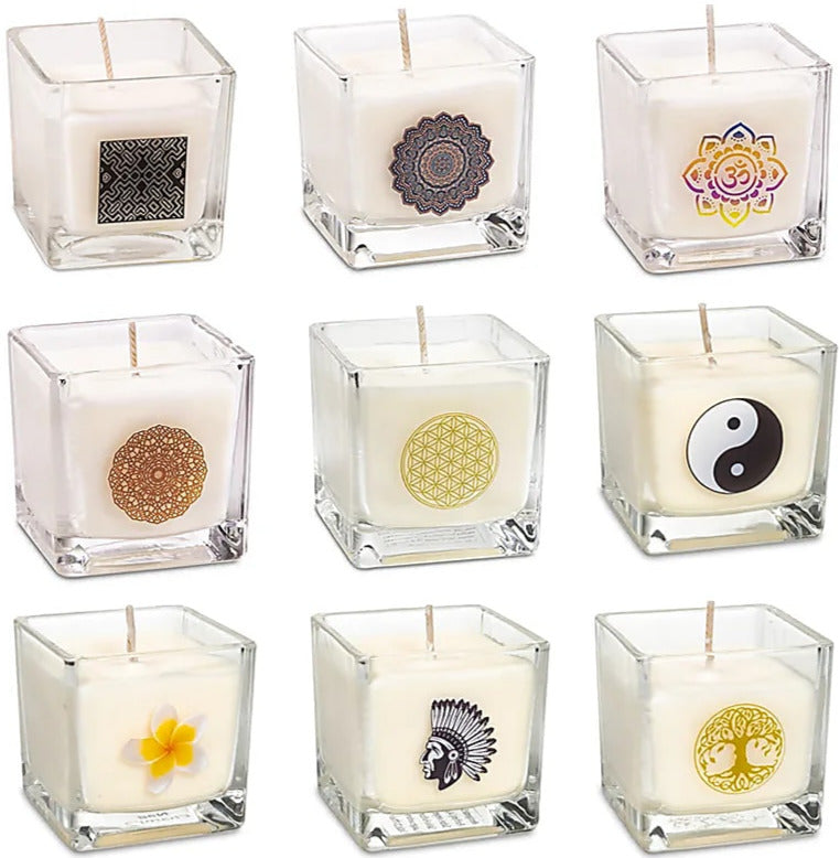 Bougie parfumée, cire de colza écologique 100% végétale (verre recyclé) avec de jolis motifs. 6x6 cm - 88 grammes - 25 heures de combustion. Fabriqué à la main en Belgique, avec des huiles parfumées sans paraben.
