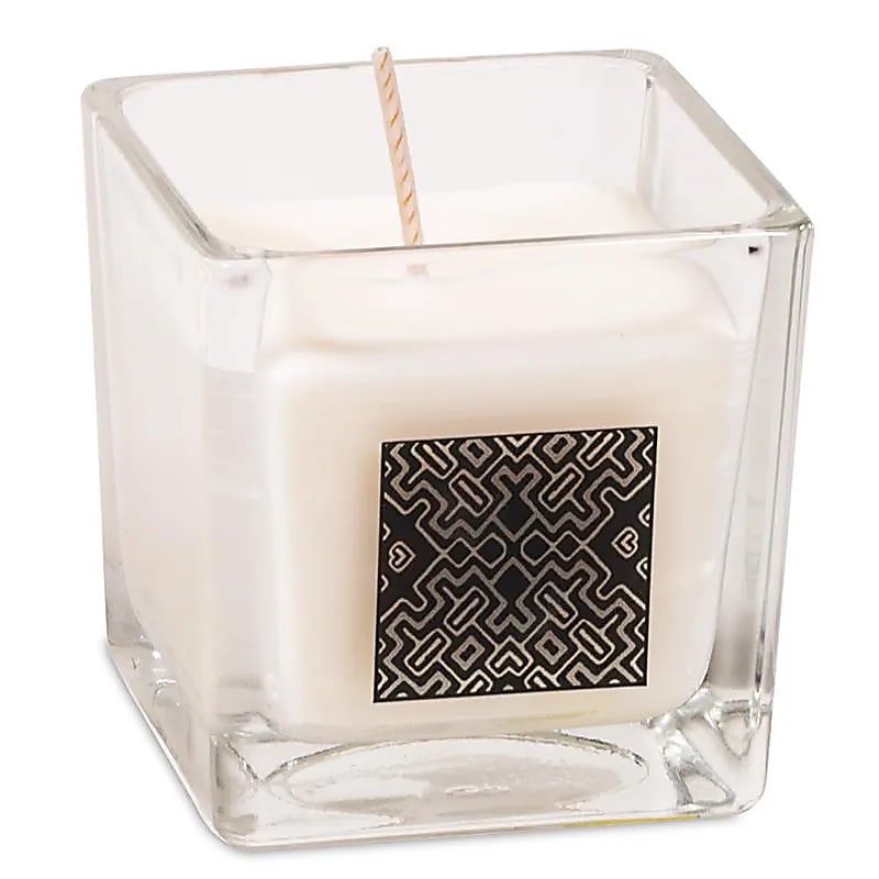 Bougie parfumée, cire de colza écologique 100% végétale (verre recyclé) avec de jolis motifs. 6x6 cm - 88 grammes - 25 heures de combustion. Fabriqué à la main en Belgique, avec des huiles parfumées sans paraben.