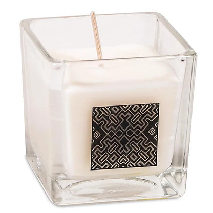 Bougie parfumée, cire de colza écologique 100% végétale (verre recyclé) avec de jolis motifs. 6x6 cm - 88 grammes - 25 heures de combustion. Fabriqué à la main en Belgique, avec des huiles parfumées sans paraben.