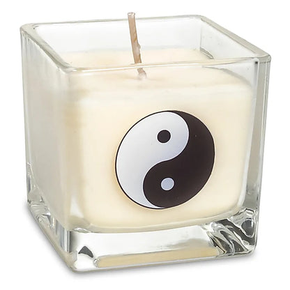 Bougie parfumée, cire de colza écologique 100% végétale (verre recyclé) avec de jolis motifs. 6x6 cm - 88 grammes - 25 heures de combustion. Fabriqué à la main en Belgique, avec des huiles parfumées sans paraben.