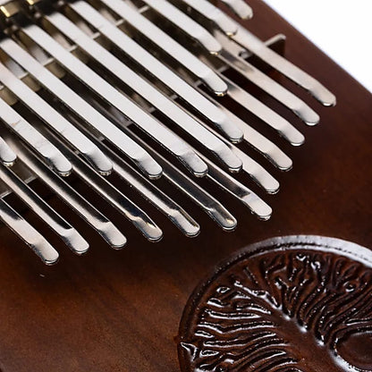 Kalimba Hluru 'electro', 24 notes en noyer d’Amérique, gravé d’un arbre de vie sculpté, pour une musique riche et vibrante !