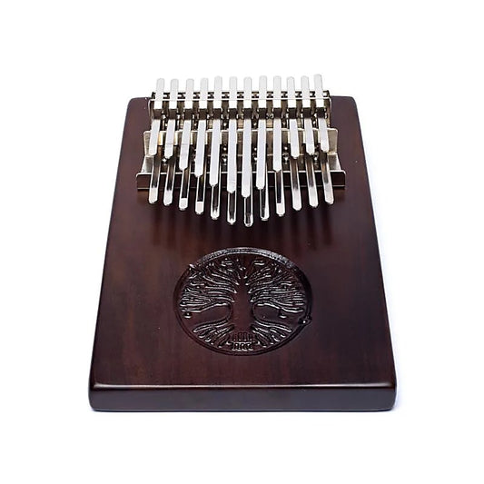 Kalimba Hluru 'electro', 24 notes en noyer d’Amérique, gravé d’un arbre de vie sculpté, pour une musique riche et vibrante !