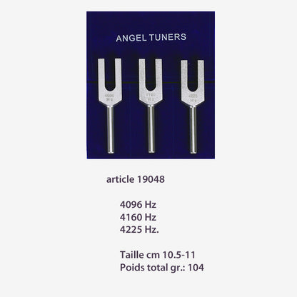 Set 'Angel tuner' de 3 diapasons, en aluminium anodisé finition Argent, set de 13 x 15 cm. Livré dans 1 pochette en velours bleu !