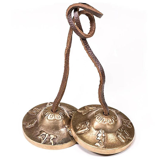 Cymbale Tibétaine/ Tingsha avec gravute du Mantra 'O.M.P.H.', 3 tailles au choix de 6 à 7,5 cm. Utilisées comme offrandes musicales !