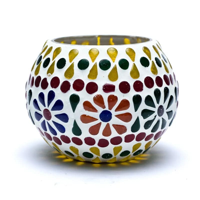 Bougeoir en mosaique de verres, avec motifs de fleurs. Taille 7 cm - ± 295 gr. - Vente à l'unité ou par 2 !