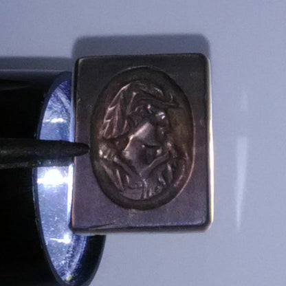 Camée/ Caméo, 5 pièces au choix en pierre d'Onyx de 14mm x 10 x0,3. Ancien et authentique, de véritables oeuvres d'art, gravure d'une précision ultime. Parfait en collection, exposition, bijouterie...