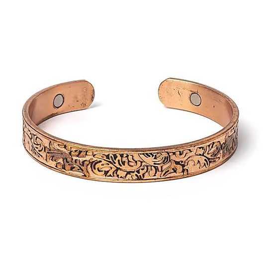 Copper bracelet with small magnets attached to both ends - Pattern: Leaf - 6.5 x 1 cm