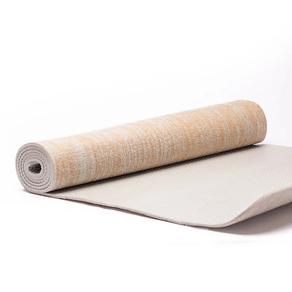 Tapis de yoga TPE, 80% pvc et 20% en jute. De 61x183x0.5cm. 1,550 kilogrammes. Excellente adhérence, souple et léger. Convient aux formes de yoga d'intensité légère à moyenne, comme le Hatha et le Yin Yoga !