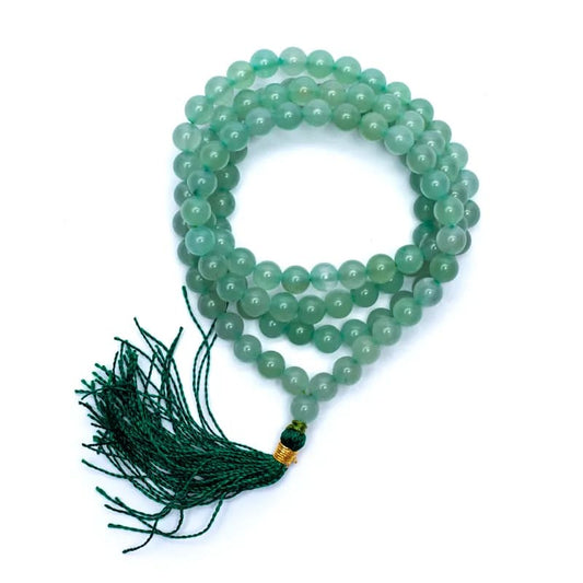 Mala de 108 perles de 6 ou 8 millimètres (au choix), fait en Aventurine de 65 à 85 centimètres de longueur environ. Qualité AA à AAA, superbe pièce avec pochette de rangement offerte. Fait en Inde !