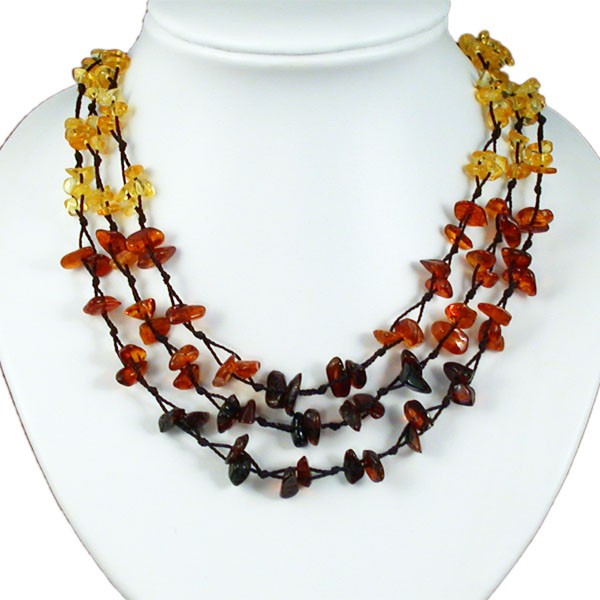 Ambre, collier '3 rangs' de perles de formes libres de 5 à 9 mm - 45 cm. Qualité AA à AAA, superbes perles, légères et douce !