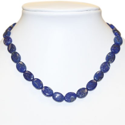 Lapis lazuli, collier en perle de 12x17 millimètres, d'environ 42 centimètres. Trés belle qualité, superbe !