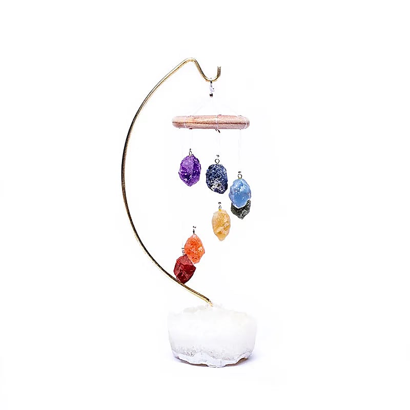 Décor mobile en pierres, base d'apophylite, avec des pierres semi-précieuses brutes des 7 chakras - 25 x 12 cm - 295 gr.