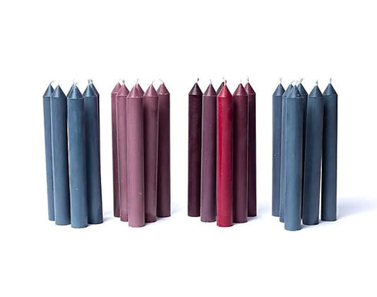 Bougies 'de table' recyclées à partir de reste cire de palme 100%. Vente par pack de 12 ou de 25 - Non parfumée - 19x2.cm- Combustion: 18 à 22 H. !