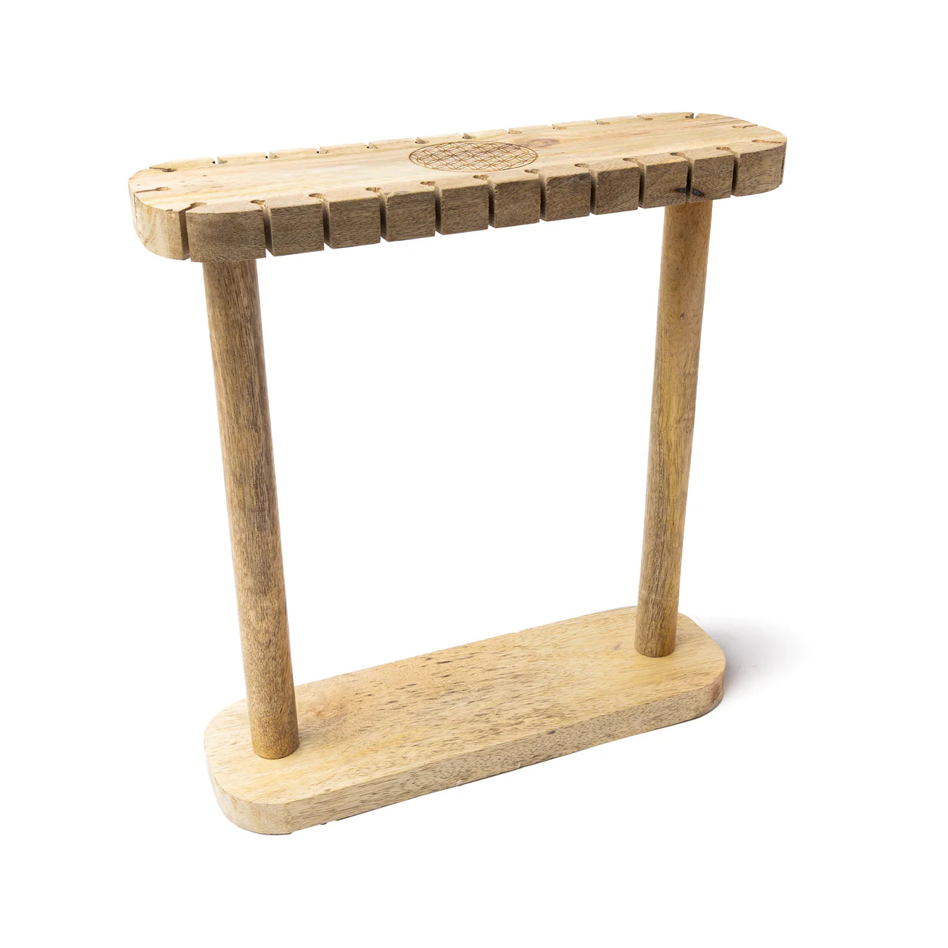 Présentoir/ Support à pendules en bois de manguier avec motif de la Fleur de Vie - 30 x 34 x 9,5 cm – 855 gr.