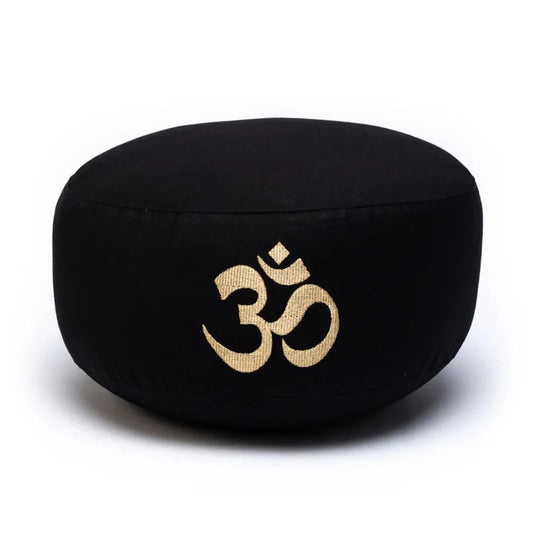 Coussin de Méditation/ Yoga avec le dessin du 'Om', de couleur noire, 33 centimètres de diamètre x 17 centimètres de hauteur. 2100 grammes. De chez Yogi & Yogini, fait en Inde !