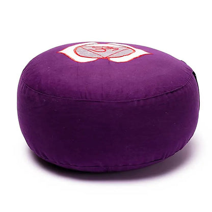 Sélection de coussins de Méditation ou de Yoga aux couleurs des 7 chakras, en coton biologique (OCS). 33 centimètres de diamètre x 13 centimètres de hauteur - 2300 grammes. De chez Yogi & Yogini, fait en Inde ! Coussion vendu seul ou en set de 7 !