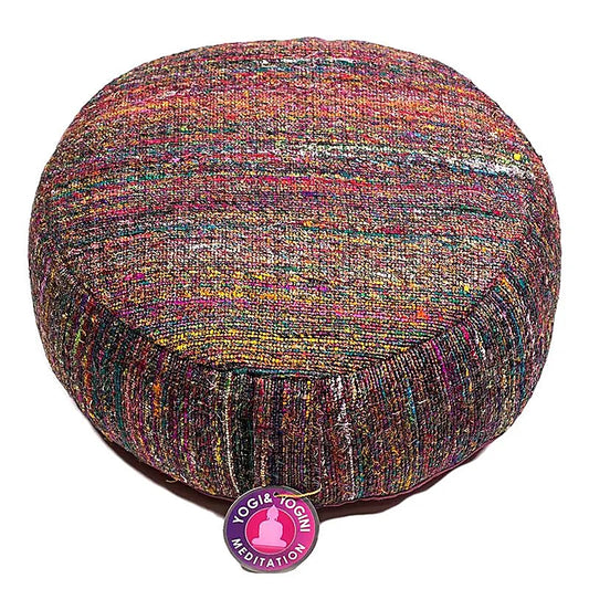 Coussin de Méditation ou de Yoga en soie grège. Taille 33 centimètres de diamètre x 13 centimètres de hauteur. 2300 grammes. De chez Yogi & Yogini, fait en Inde !