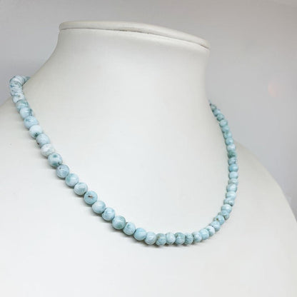 Larimar, perles rondes de 6 millimètres de diamètre, en bracelet ou collier. Qualité de perle AA à AAA !
