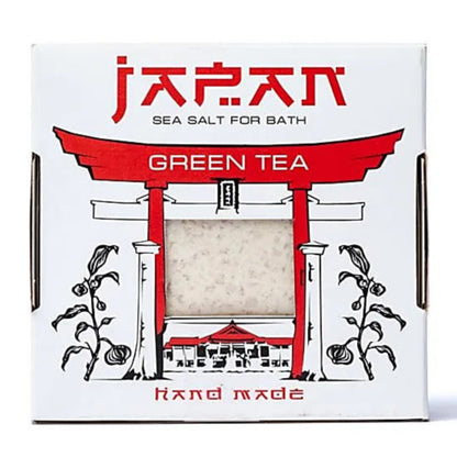 Sel de bain du Japon, boîte de 450 grammes. 6 parfums au choix : Ginseng, thé vert, rose du Japon, jasmin, lotus, algues marines, sakura. Soulage les douleurs musculaires, détoxifie la peau et apaise, vrai expérience de soin incomparable !