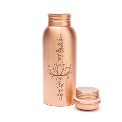 Bouteille en cuivre (Tamba) - Avec gravure du Lotus - 0,5 L – 90 gr. - Fait en Inde