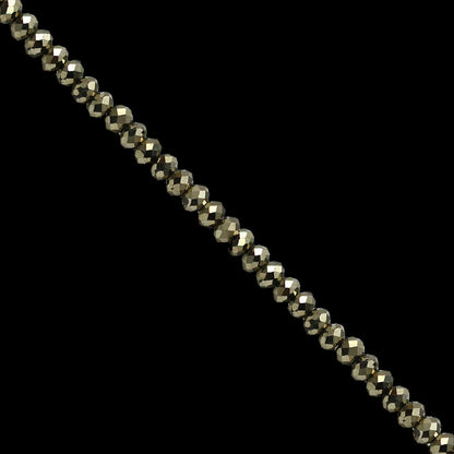 Pyrite, perles facettées de 2/3 mm. En bracelet de 17 à 20 cm ou en collier de 42 cm. Qualité AA à AAA !