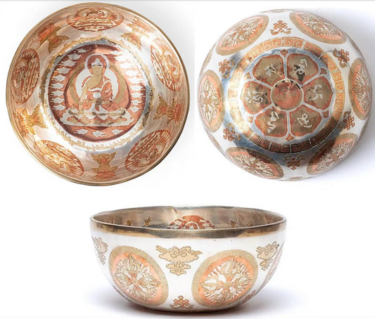 Bol chantant plaqué Argent, 4 tailles (20-30 cm), décor Bouddha et symboles auspicieux. Livré avec maillet & gant.