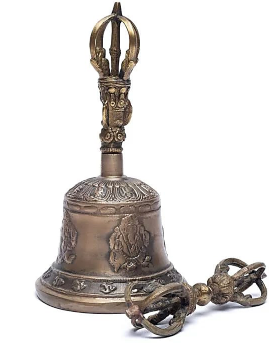 Dorje et cloche en bronze avec gravures de Ganesh. 2 tailles au choix de 17 à 22 cm. Très belles qualités pour ces outils sacrés !