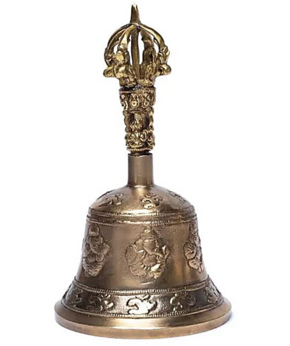 Cloche en bronze avec de belles gravures de Ganesh, du Om. 2 tailles au choix de 16 à 21 cm. Très belles qualités pour ces outils sacrés !