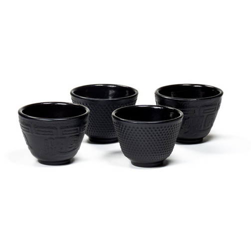 Les célèbres Théières émaillés en fonte, 'Tetsubin' et 'Tetsukyusu' de style traditionnel avec accessoires - 0,6, 1 ou 1,2 Litres. Options : tasse 65 ou 120 ml, chauffe-théière, assiette, porte couvercle... Parfait !
