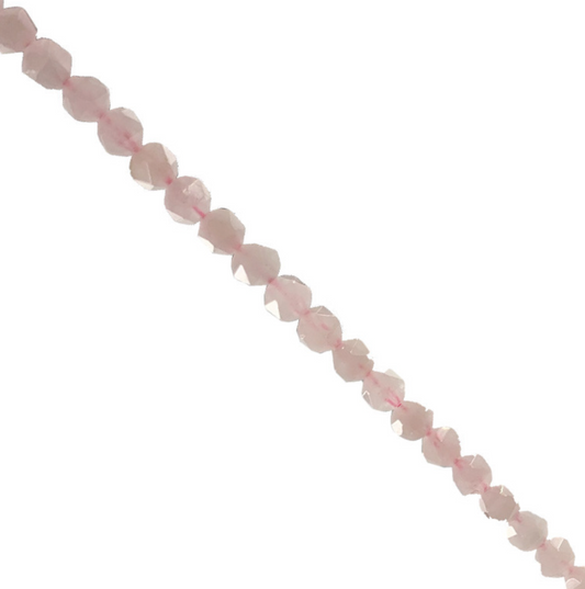 Quartz rose, perles 'Icosaèdres' de 6 millimètres. Option de vente en : fil de perles 38/39 cm, en bracelet de 17 à 21cm, en collier de 45 ou sautoir de 60cm. Qualité AA à AAA, superbes perles !