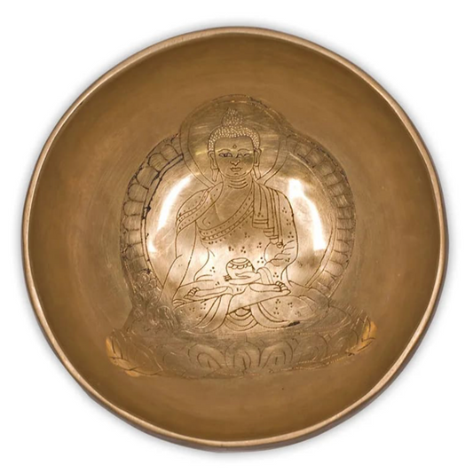 Bol avec gravure du Bouddha de la Médecine, 13 cm - ±550 gr. Vendu avec maillet adapté, magnifique pièce !
