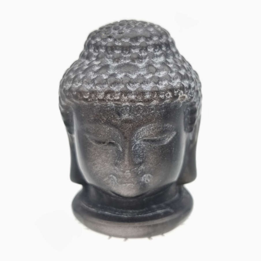 Tête de Bouddha en Obsidienne argentée, fait main, 50mm de haut x 45 x 30. Très belle petite pièce d'une pierre sacrée !