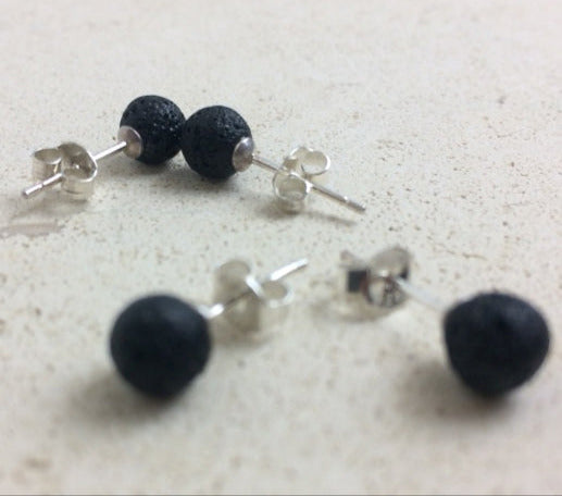 Puces/ Clous/ Boucles d'oreilles en 'pierre de lave', qualité AA à AAA. Finition Argent 925 !