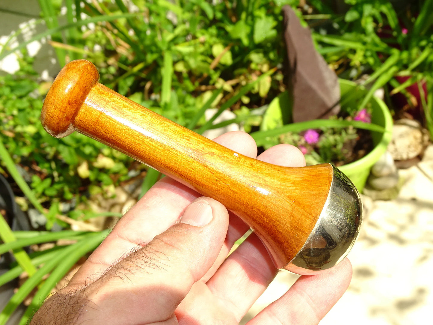 Coffret de massage ayurvédique – Set de 4 baguettes Kansa en bronze (cuivre + étain) avec manches en teck – 30 x 23 cm – 912 gr. !