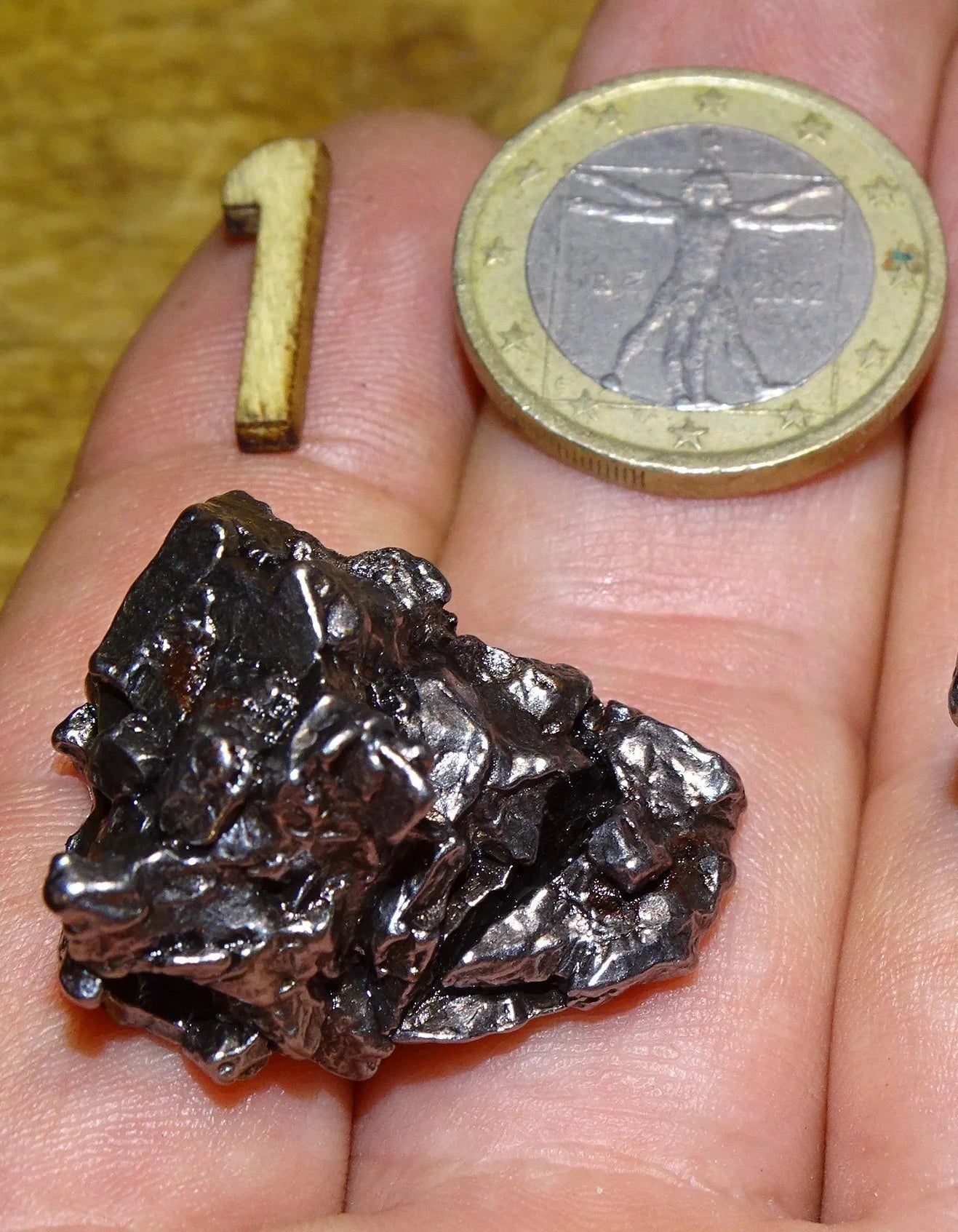 Météorite Campo Del Cielo d'Argentine de 31x25x22 mm - 32,9 gr. Très belle qualité, morceau entier et compact !
